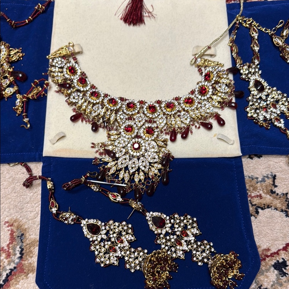 Elegant Gold and Red Jewelry Set